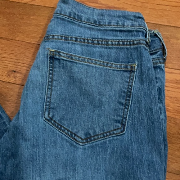 Old Navy the Flirt jeans 8 - Picture 2 of 5